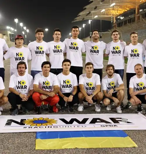 Guerra in Ucraina: F1 in posa per la pace, mistero Lewis Hamilton