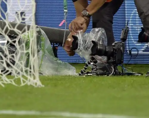 Fotografo ferito, Atalanta punita