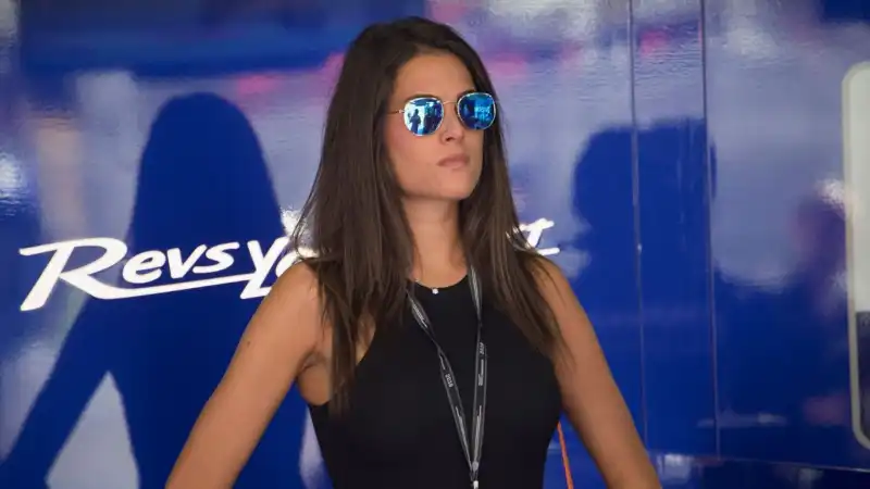 Francesca Sofia Novello tira su di morale Valentino Rossi