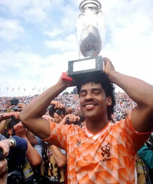 Frank Rijkaard compie 60 anni. Le immagini della sua straordinaria carriera