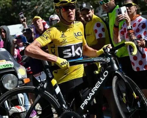 Froome va a piedi