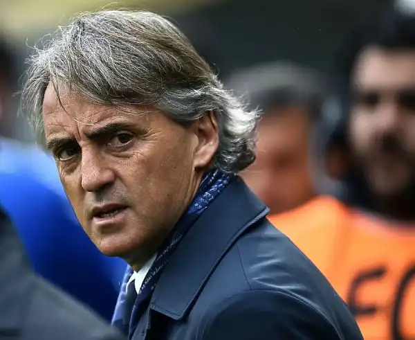 L’Inter al ‘Matusa’ soffre fino a metà ripresa ma piega il Frosinone proprio nel suo momento migliore con un colpo di testa di Icardi. 