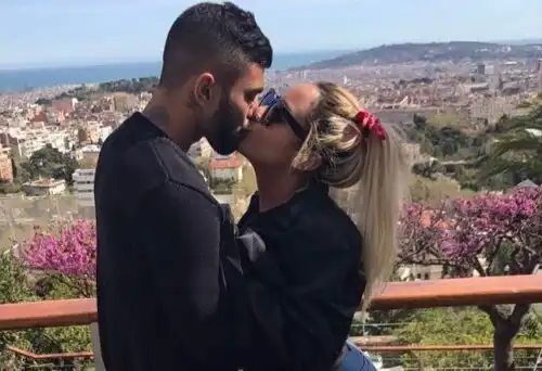 Gabigol si consola con la sorella di Neymar