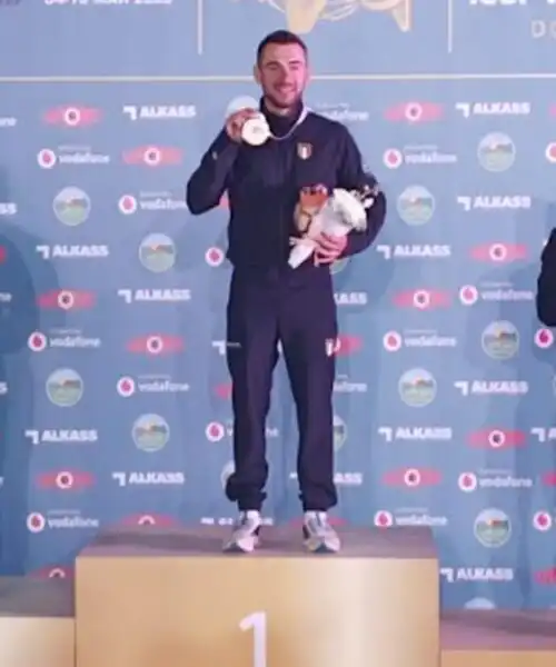 Gabriele Rossetti festeggia con la medaglia d’oro