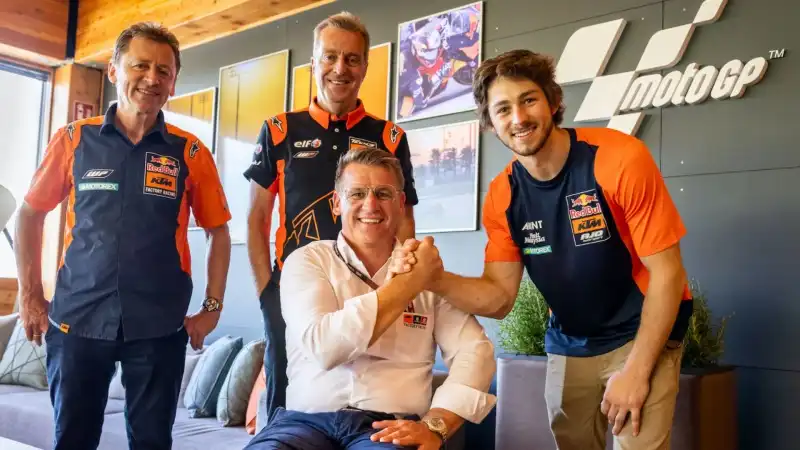 Danilo Petrucci scaricato, le scuse della Ktm fanno pensare