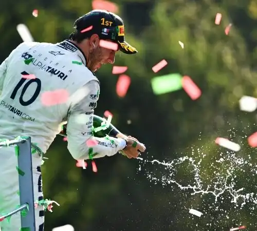 F1, Gasly vince a sorpresa a Monza. Ferrari ko