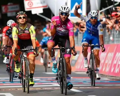 Giro d’Italia, Gaviria cala il tris