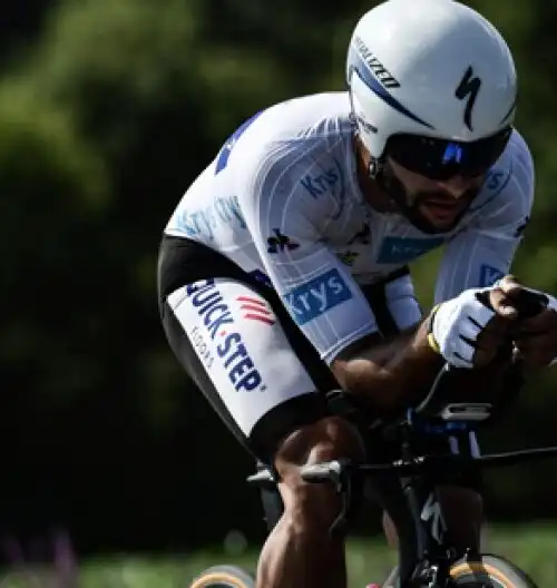 Fernando Gaviria lascia il Giro