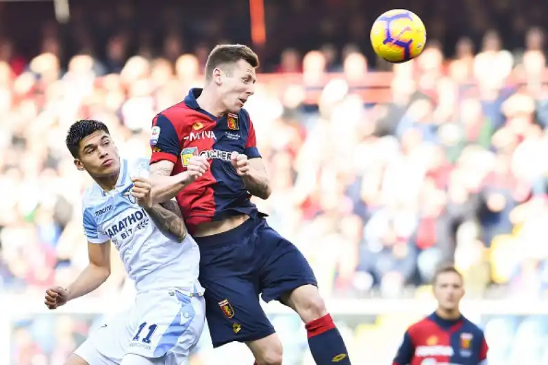 Lazio decimata dagli infortuni, rimontata e sconfitta a Genova nella 24esima giornata di serie A.