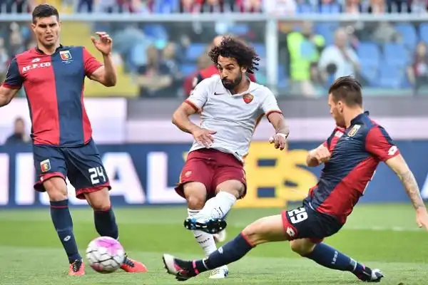 Totti-ElSha e la Roma non muore mai. In casa del Genoa termina 2-3: a Salah rispondono Tachtsidis e Pavoletti, ma il Pupone regna sui calci da fermo e il ‘Faraone’ regala i 3 punti.