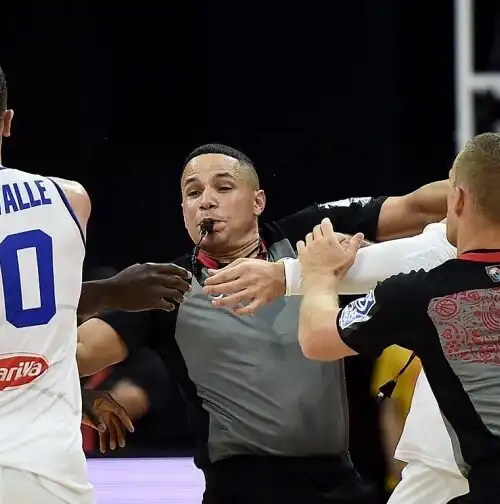 Arriva Toney Douglas, Alessandro Gentile batte cassa