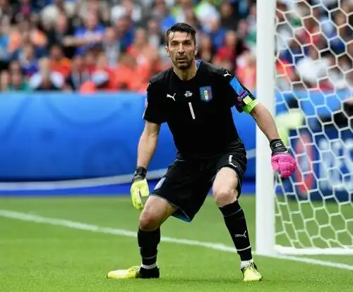Buffon non si dà pace e piange