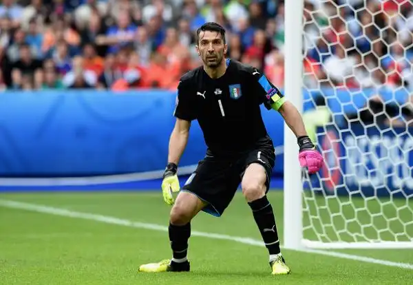 Buffon non si dà pace e piange