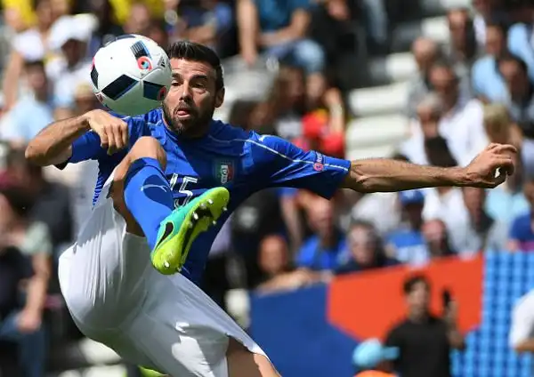 Barzagli 6,5. Dalle sue parti non si passa, con Muller e Gomez che preferiscono girare al largo.