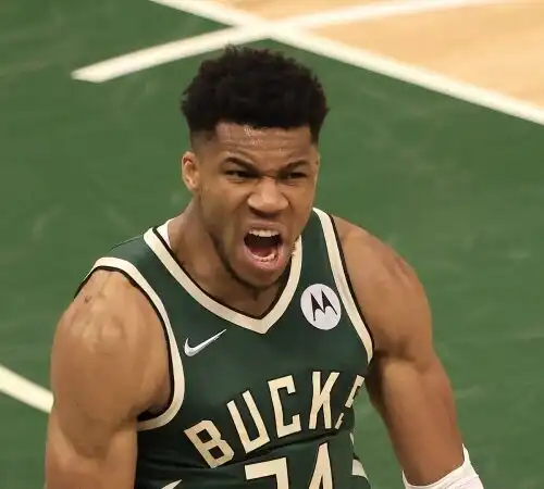 NBA, Giannis Antetokounmpo si prende il secondo posto ad Est