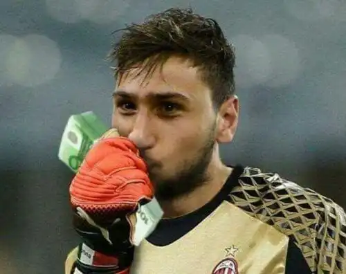 Gigio Donnarumma sbeffeggiato