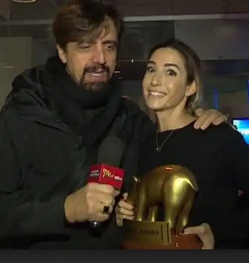 Giorgia Rossi premiata da Valerio Staffelli