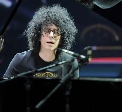 Giovanni Allevi ha un tumore, stop ai concerti: “Combatterò”