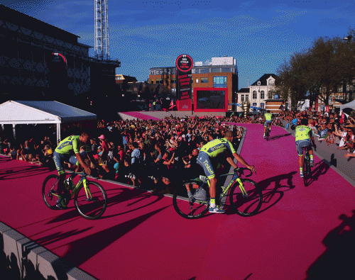 Apeldoorn, bagno di folla per il 99° Giro d’Italia