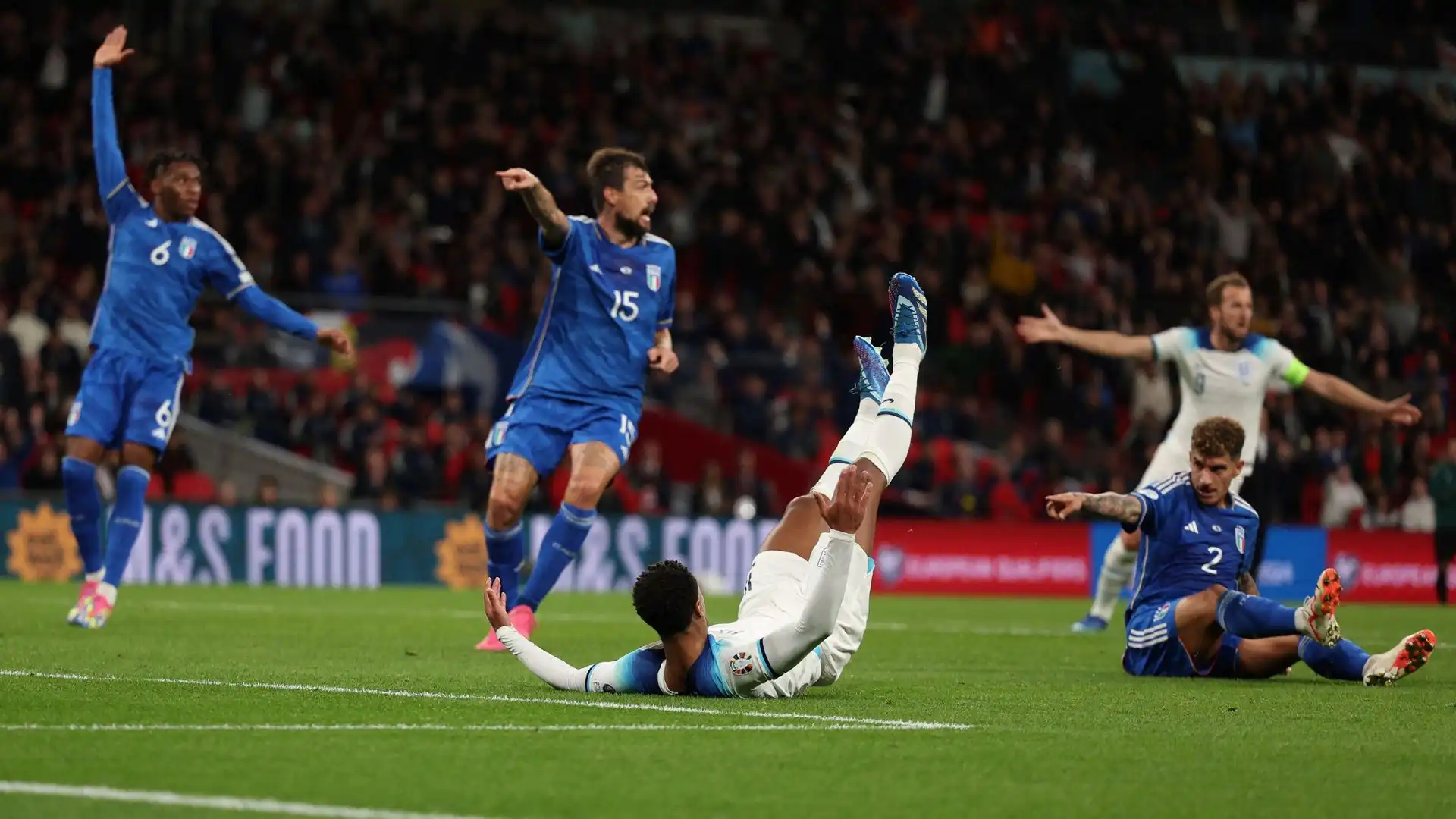 Capita spesso di vedere calci di rigore a Wembley quando giocano Inghilterra e Italia