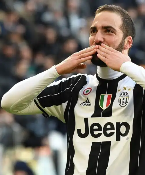 Gonzalo Higuain annuncia l’addio. Le foto più emozionanti