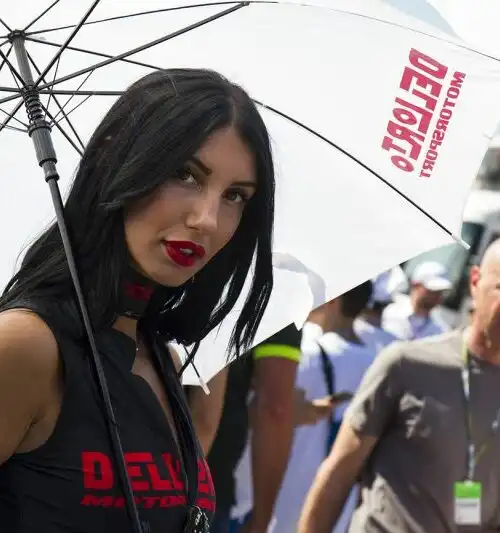 Grid Girls:  Camilla Bello’ e Alessia Puccia