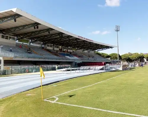 A Grosseto stadio chiuso, squadre nel parcheggio