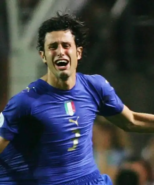 L’eroe dell’Italia 2006 sulla panchina del Lione: foto