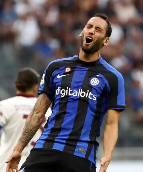 Inter, si ferma Hakan Calhanoglu