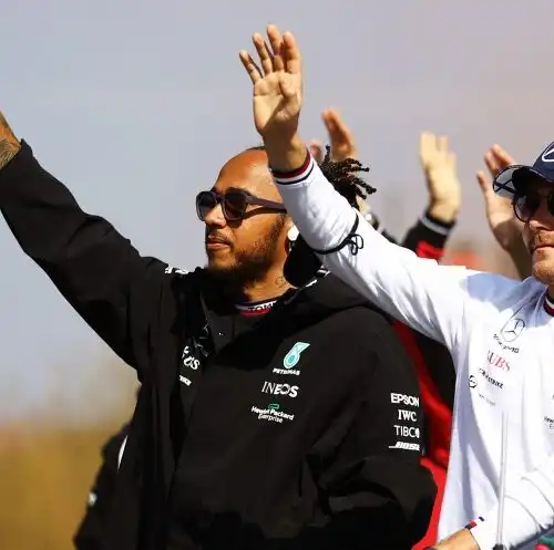 F1, Valtteri Bottas elogia Lewis Hamilton e avverte George Russell