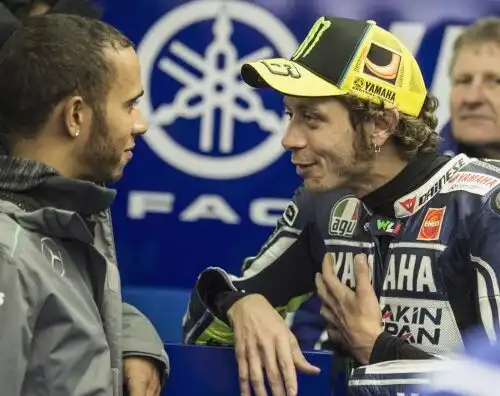 Hamilton: “Rossi il mio pilota preferito”