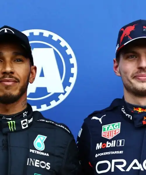 Lewis Hamilton, incredibile attacco a Max Verstappen: le foto