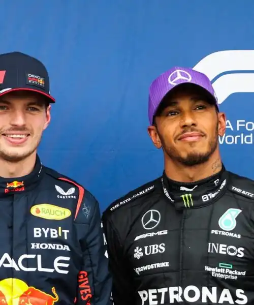La F1 celebra Verstappen: ma Hamilton fa di nuovo discutere. Foto