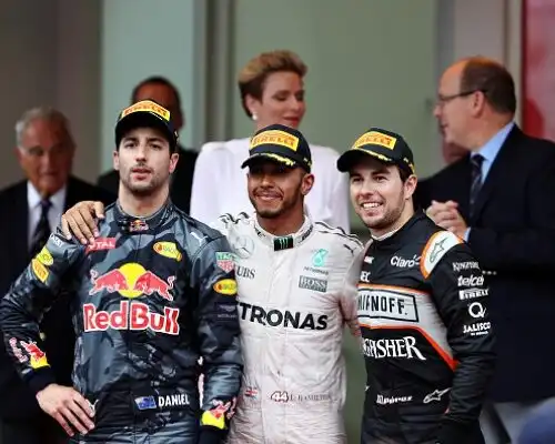 Hamilton: “Ricciardo? Bel duello”