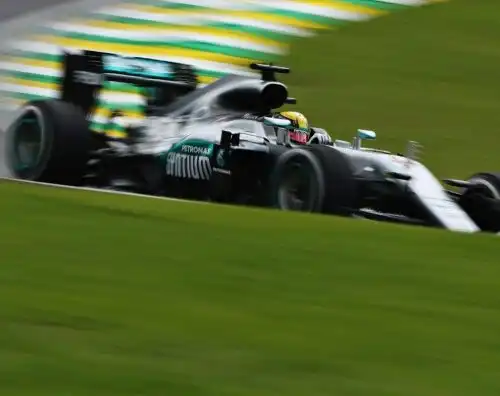 Hamilton, una pole che sa di speranza. Terzo Raikkonen