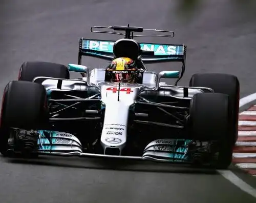 Hamilton, pole da record: agganciato Senna