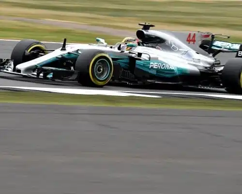 Hamilton fa il padrone di casa, Vettel è terzo