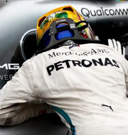 Hamilton vince ancora, la Mercedes è Mondiale