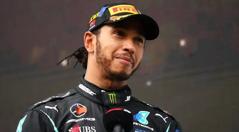 Lewis Hamilton – Mercedes, svolta vicina: “Sarà lui a cedere”