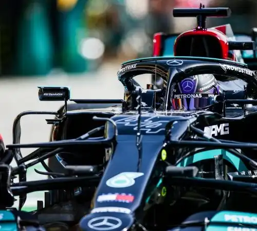 Mercedes, Bottas si sfoga: “Inguidabile”. Le parole di Lewis Hamilton