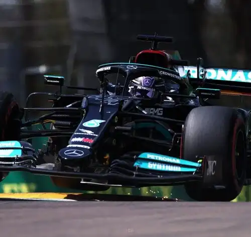 Imola: pole 99 per Lewis Hamilton, Perez secondo. Leclerc quarto