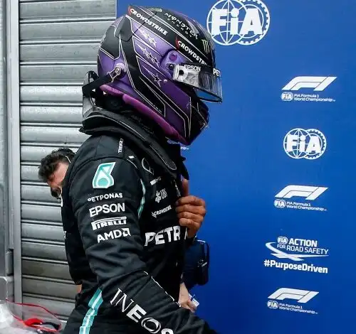 F1, Lewis Hamilton strapazza la Mercedes
