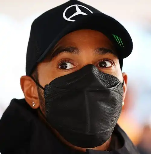 F1, Masi verso il ritorno: Lewis Hamilton non la prende bene