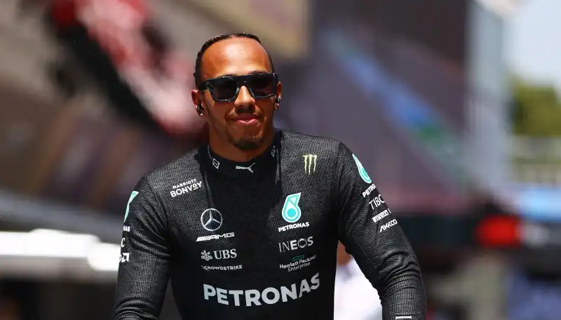 F1, Lewis Hamilton manda un messaggio alla Mercedes