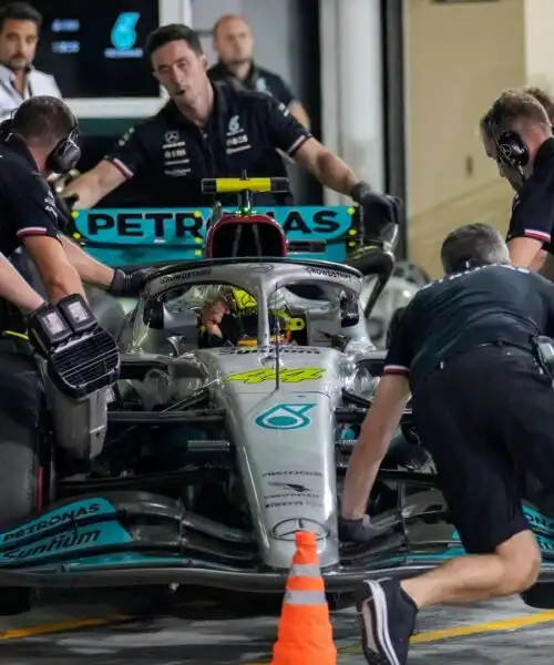 Lewis Hamilton sbotta: “Non voglio più guidare questa macchina”