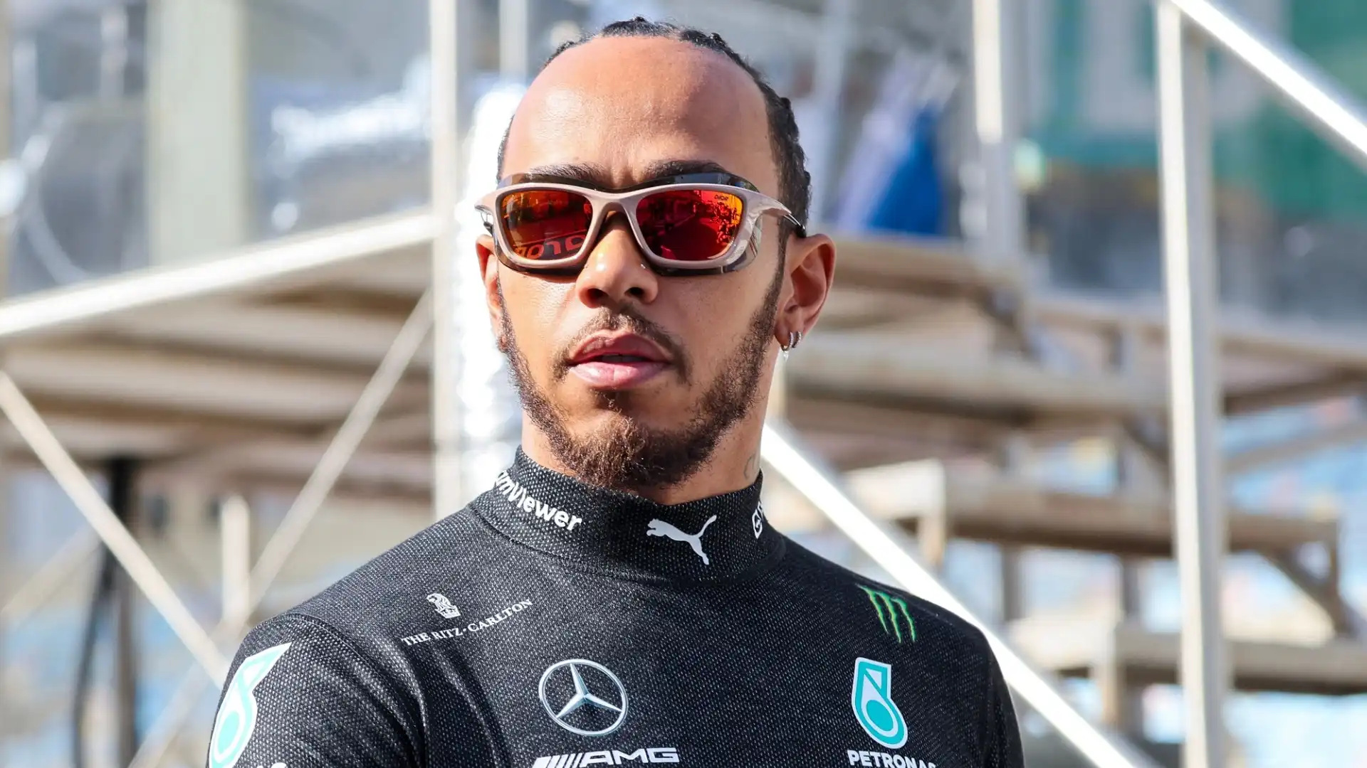 Mercedes, Lewis Hamilton non scopre le carte