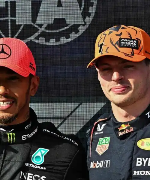 Lewis Hamilton, messaggio a sorpresa per Max Verstappen: le foto