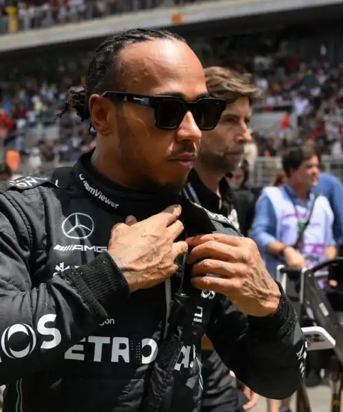 Lewis Hamilton prende una decisione drastica: le foto