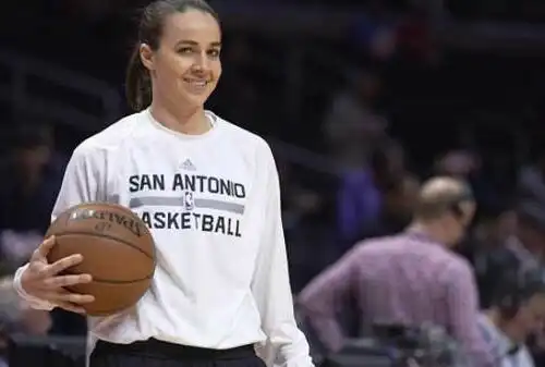 WNBA, Becky Hammon è pronta a essere head coach