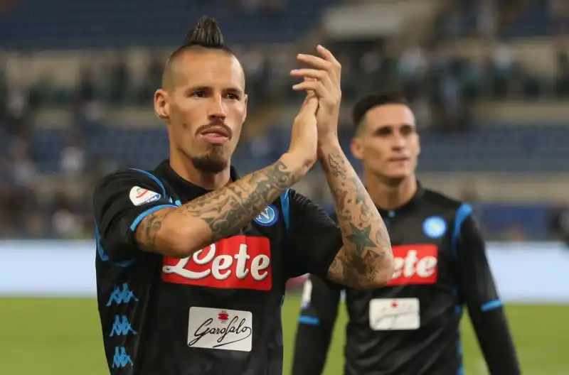 Hamsik non molla la Juventus